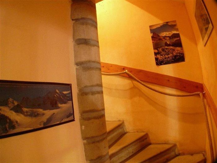La Ptite Auberge Aiguilles Exterior photo